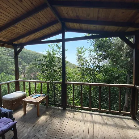 Casa Roja * Faralya