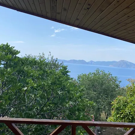 Casa Roja Faralya